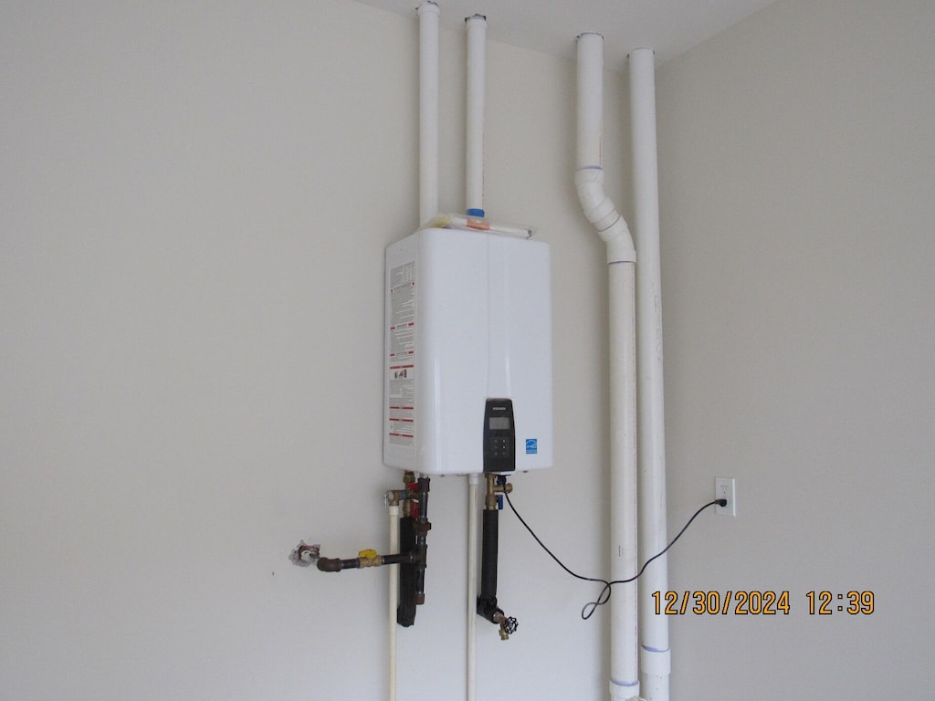 room details with water heater