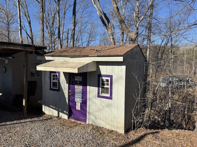 view of outbuilding featuring an outbuilding