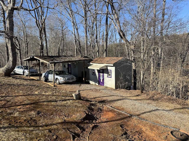 exterior space featuring driveway