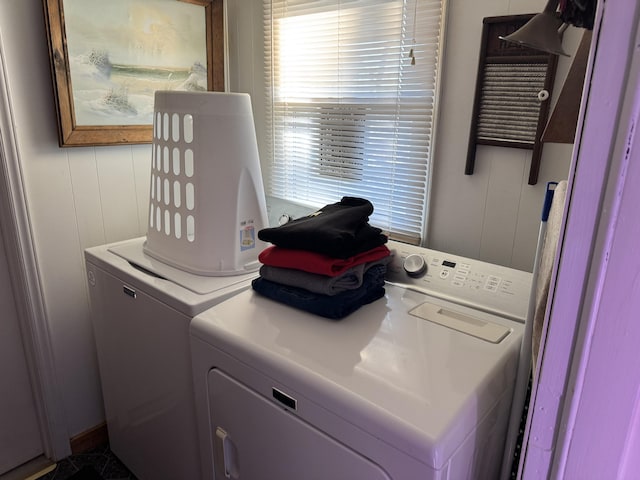 laundry room featuring laundry area and washing machine and dryer