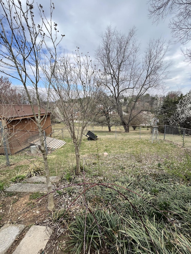 23 Upland Dr, Salem, VA 24153 - view of yard featuring fence