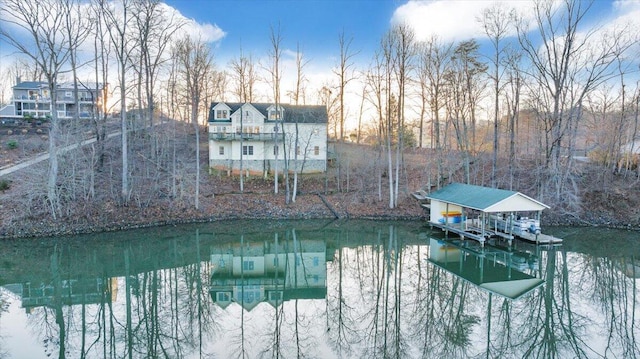 dock area featuring a water view