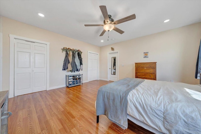 bedroom with ceiling fan, light wood finished floors, baseboards, and recessed lighting