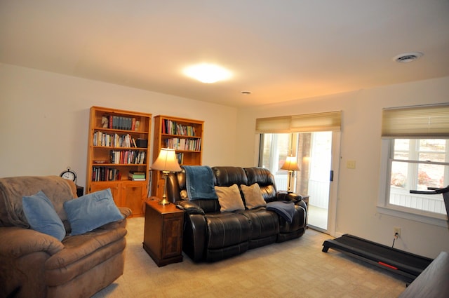 3370 Kelly Lane Ext, Roanoke, VA 24018 - living area featuring light carpet
