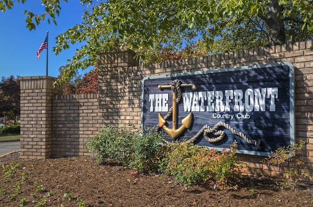 view of community / neighborhood sign