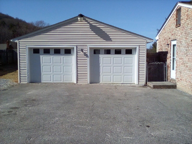 view of detached garage