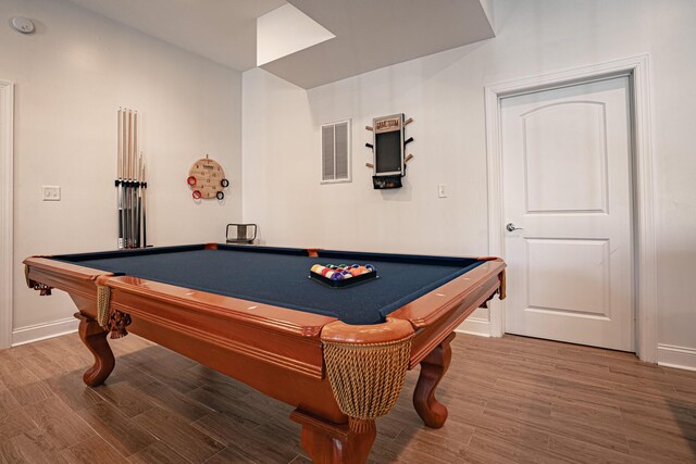 rec room featuring baseboards, visible vents, wood finished floors, and pool table