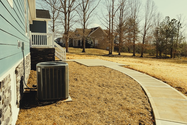 view of yard with cooling unit