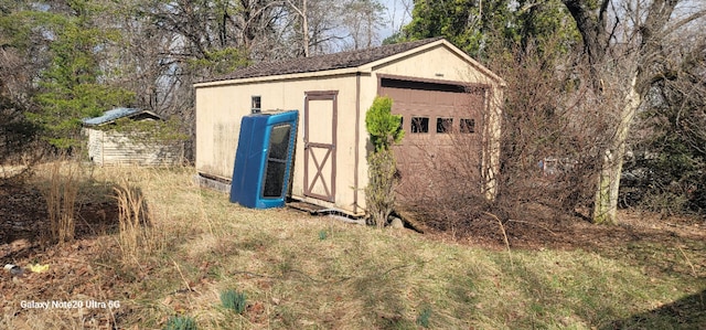 view of outdoor structure featuring an outdoor structure