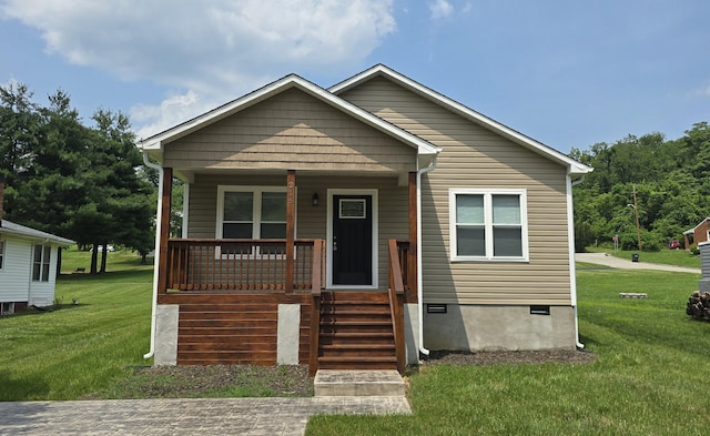 216 Franklin Ave, Vinton, VA 24179 - bungalow-style house featuring a porch and a front yard