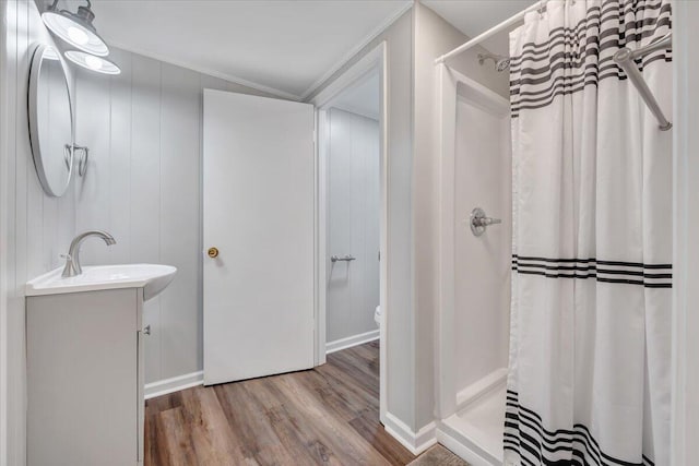 39 Daisy Hill Ln, Rocky Mount, VA 24151 - bathroom featuring ornamental molding, vanity, a shower with curtain, and wood finished floors