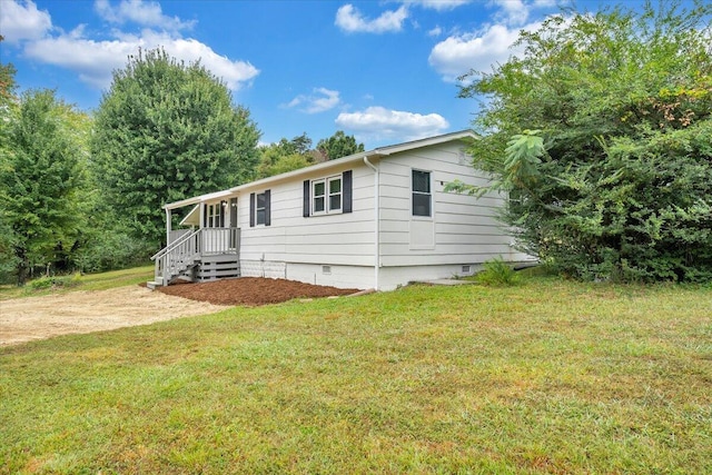 39 Daisy Hill Ln, Rocky Mount, VA 24151 - view of front facade with crawl space and a front lawn