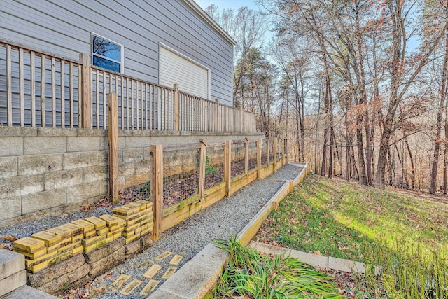 view of yard featuring a vegetable garden