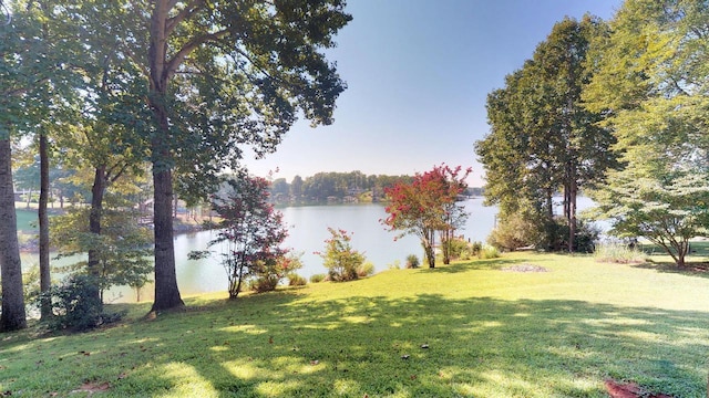 view of yard with a water view