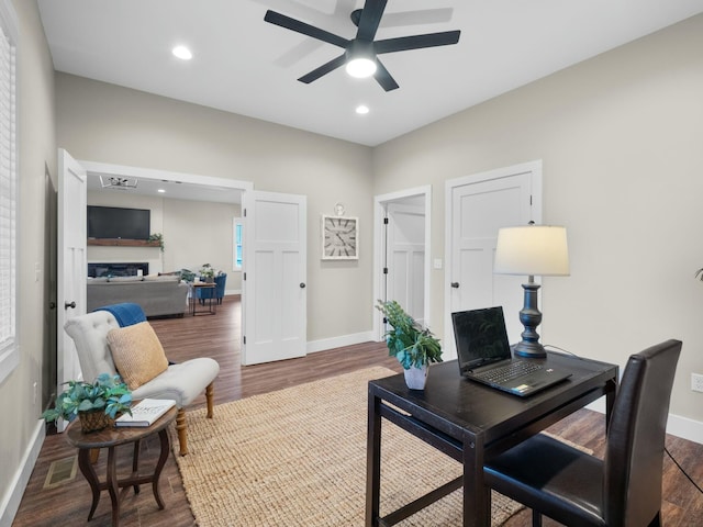 home office featuring recessed lighting, baseboards, wood finished floors, and a ceiling fan