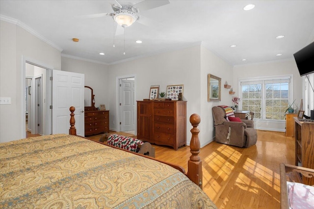 bedroom with baseboards, ornamental molding, recessed lighting, light wood-style flooring, and a ceiling fan