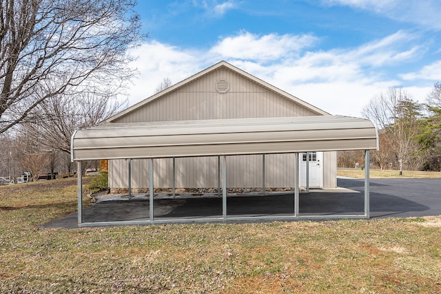 view of outdoor structure with a carport