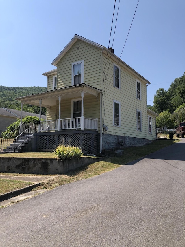 view of front of home with covered porch