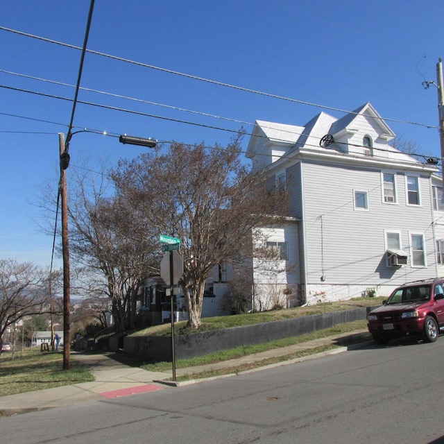 view of home's exterior