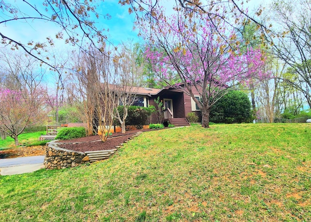 7167 Bent Mountain Rd, Roanoke, VA 24018 - single story home with a front yard