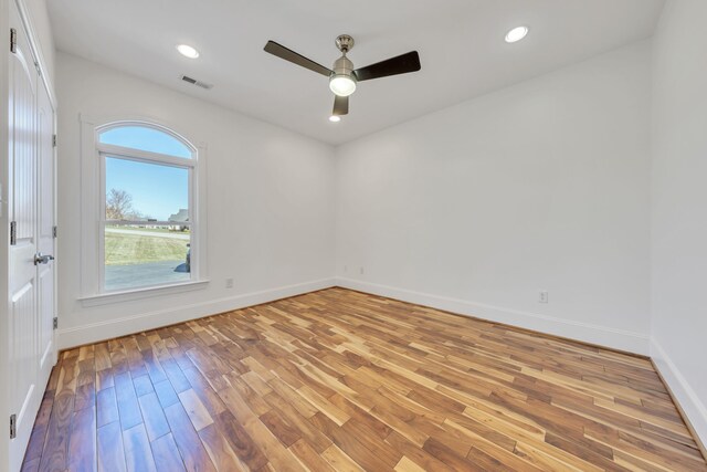 7425 Willow Leaf Cir, Roanoke, VA 24018 - unfurnished room featuring wood finished floors, baseboards, ceiling fan, and recessed lighting
