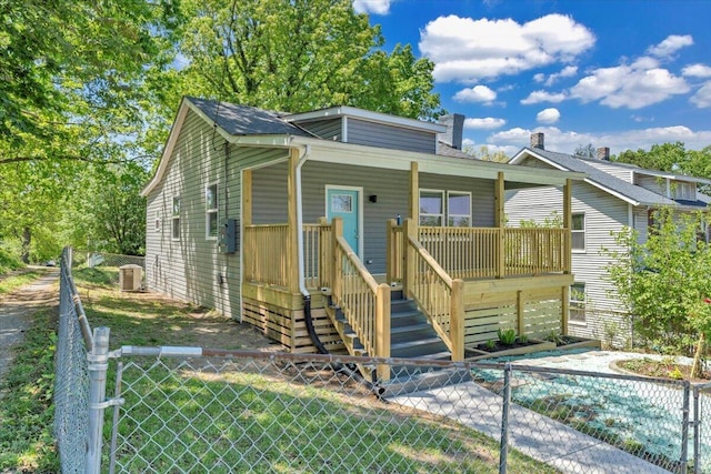 1113 17th St SE, Roanoke, VA 24013 - bungalow with a fenced backyard, covered porch, and central AC
