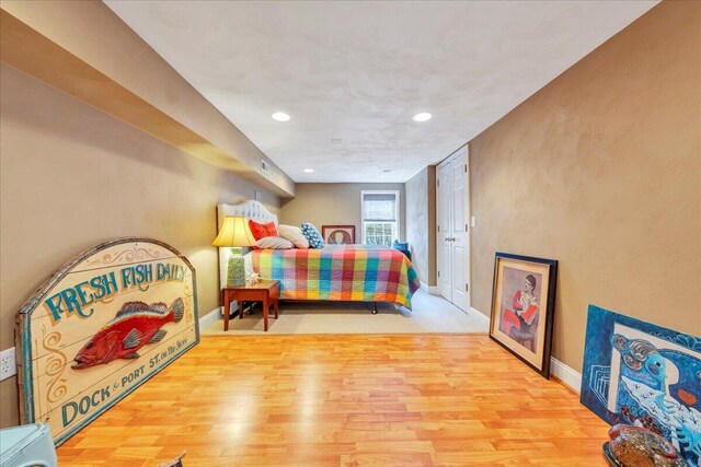 721 Mount Vernon Ave, Salem, VA 24153 - bedroom featuring baseboards, visible vents, wood finished floors, and recessed lighting