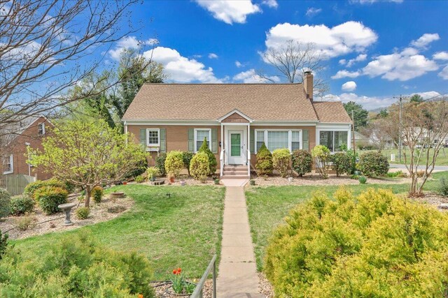721 Mount Vernon Ave, Salem, VA 24153 - view of front of property featuring a chimney and a front yard