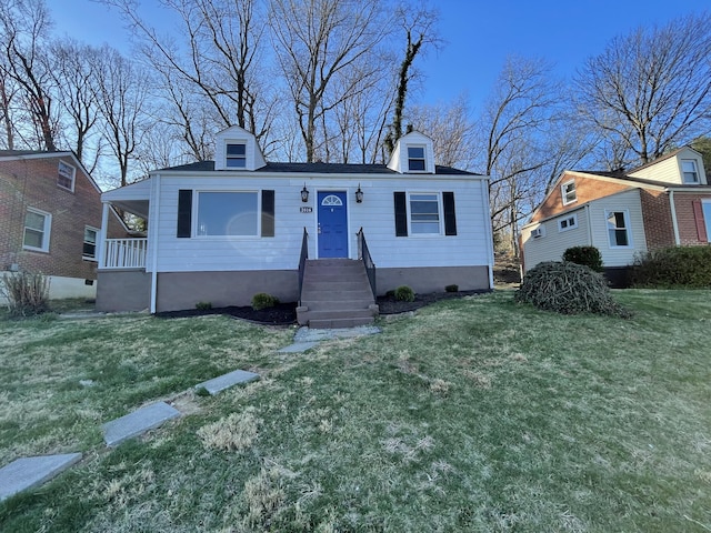 view of front of home featuring a front lawn