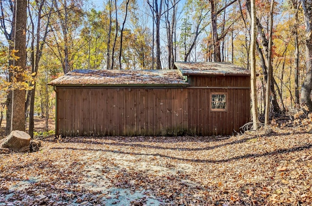 view of outdoor structure