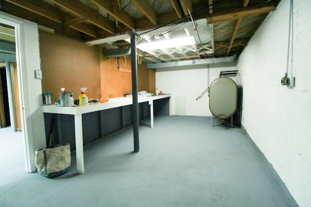 2048 Laura Rd NW, Roanoke, VA 24017 - unfinished below grade area featuring heating fuel and a workshop area