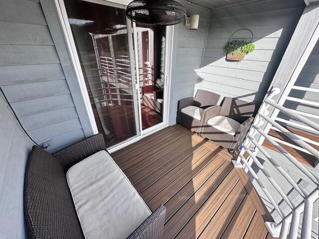 114 Waterside Cir Unit B-6, Moneta, VA 24121 - view of balcony