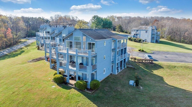 114 Waterside Cir Unit B-6, Moneta, VA 24121 - back of property with a balcony, a yard, and a pergola