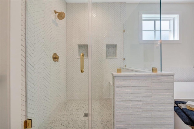 120 Pointe O Woods Dr, Huddleston, VA 24104 - full bath featuring a stall shower
