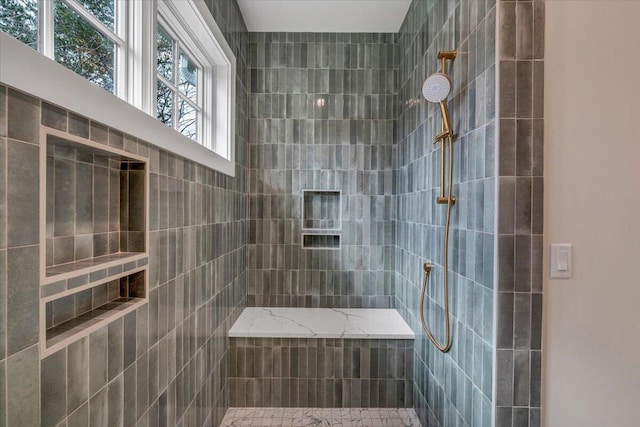 120 Pointe O Woods Dr, Huddleston, VA 24104 - bathroom featuring a tile shower
