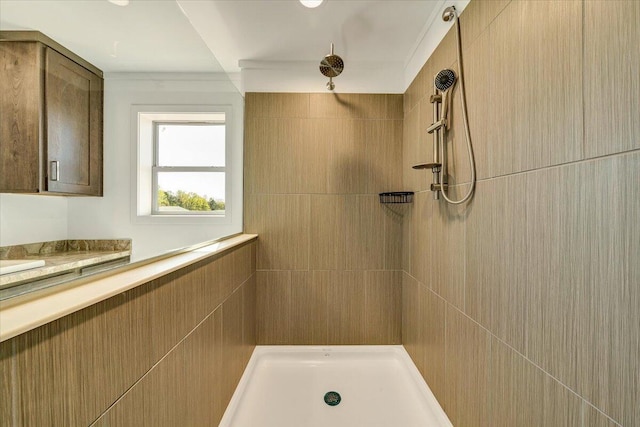 2227 Hendricks Store Rd, Moneta, VA 24121 - full bath featuring a tile shower