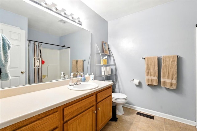 full bath featuring vanity, visible vents, toilet, curtained shower, and baseboards
