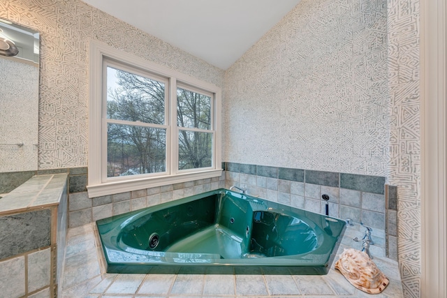 3649 Peakwood Dr SW, Roanoke, VA 24014 - full bath featuring wallpapered walls and a whirlpool tub