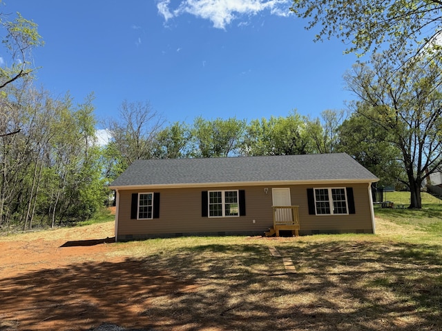 view of front of property featuring crawl space