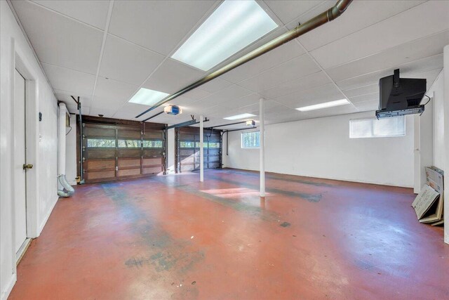 5241 N Spring Dr, Roanoke, VA 24019 - garage featuring a garage door opener