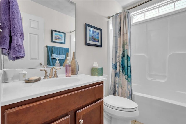 38 Point Pleasant Ave, Salem, VA 24153 - bathroom featuring shower / tub combo, toilet, and vanity