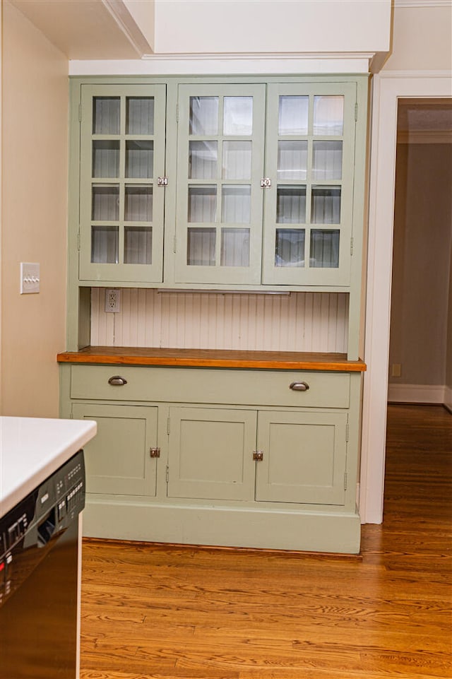2912 Wycliffe Ave SW, Roanoke, VA 24014 - bar featuring light wood-type flooring and dishwasher