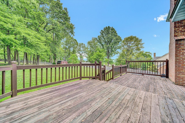72 Windsor Ct, Roanoke, VA 24019 - deck with a yard