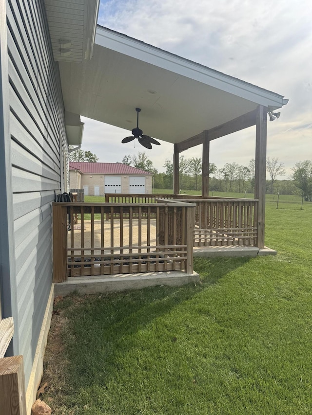 view of yard with ceiling fan