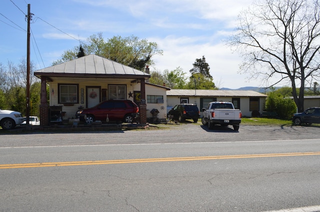 view of front of house