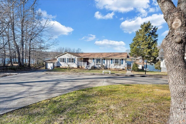 350 Tracy Dr, Moneta, VA 24121 - single story home with covered porch and a garage