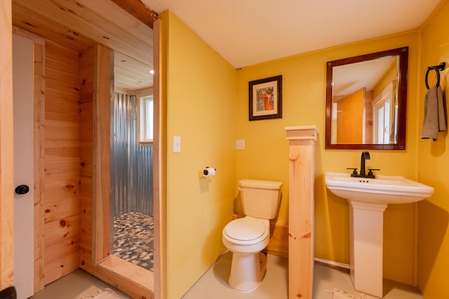bathroom featuring toilet