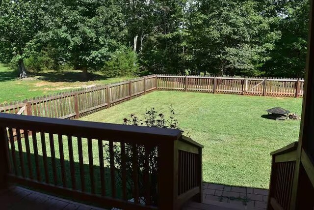 1165 Joffrey Dr, Huddleston, VA 24104 - view of yard