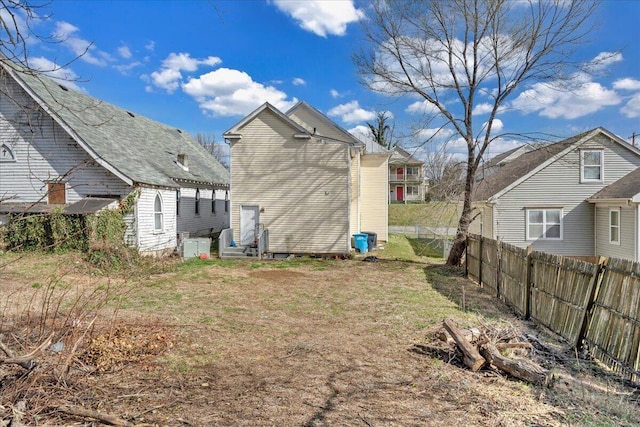 1012 Loudon Ave NW, Roanoke, VA 24016 - view of yard featuring fence and entry steps