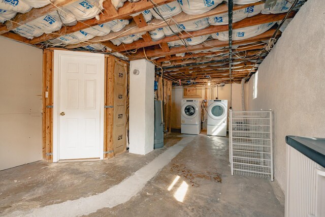 2509 Sweetbrier Ave SW, Roanoke, VA 24015 - unfinished below grade area featuring separate washer and dryer and water heater